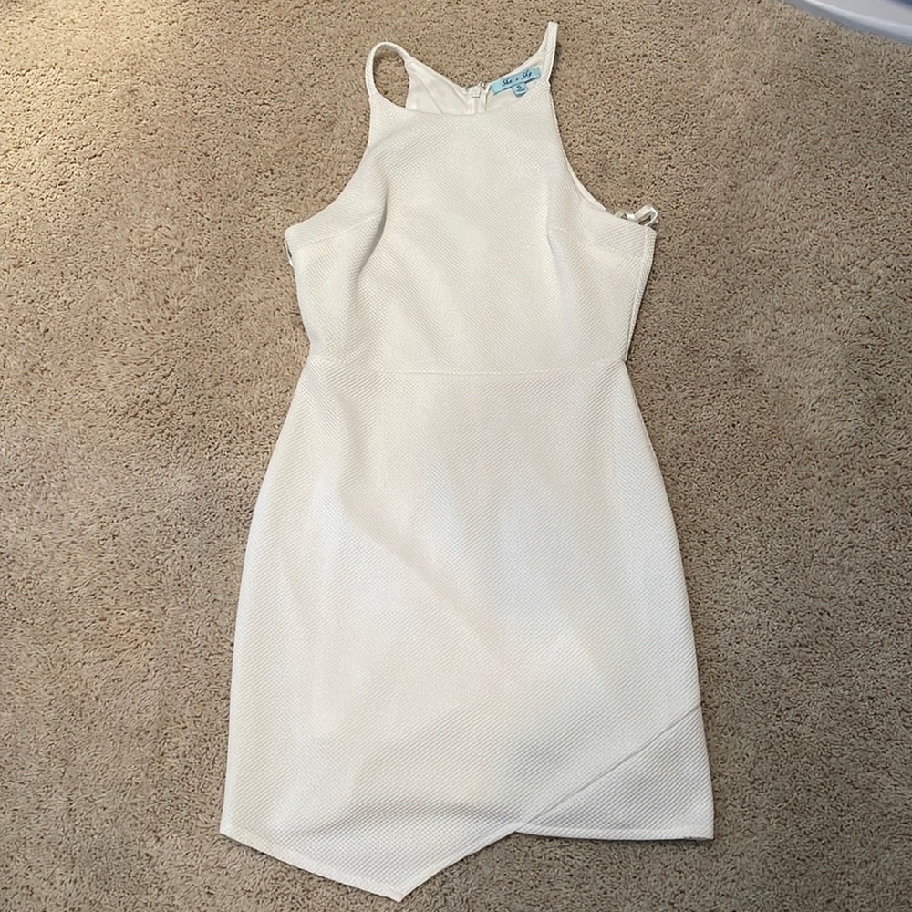 White she + sky dress size small